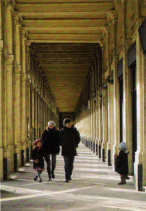 家族でパリに滞在した時のホテルは、ルーブル宮殿の北隣、パレ・ロワイヤル(Palais-Royal)の近くでした